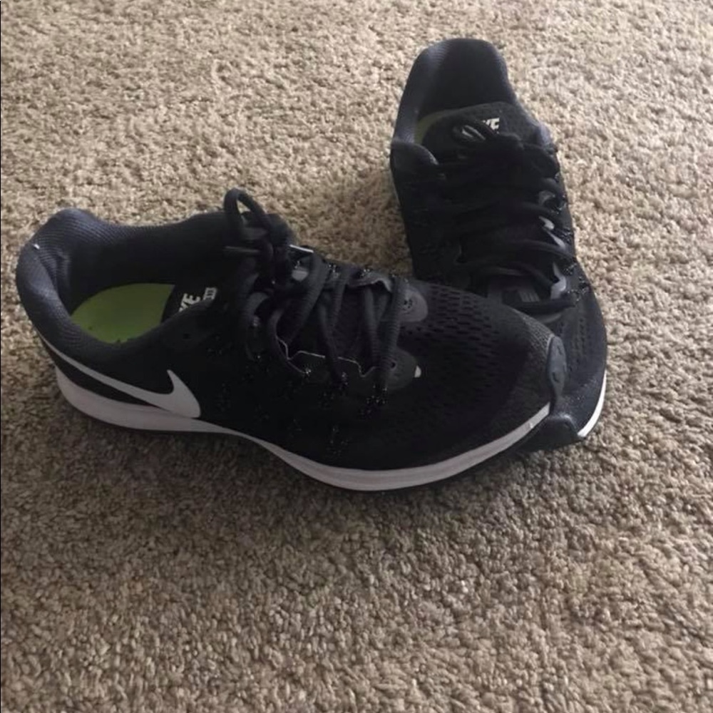 Nike Tennis Shoes